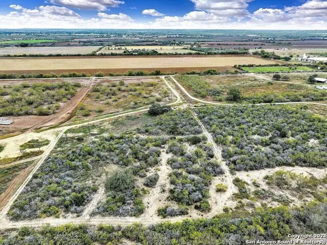 2049 County Road 451 Hondo, TX 78861
